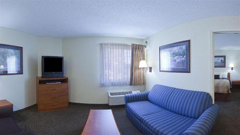 Candlewood Suites Newport News-Yorktown By Ihg מראה חיצוני תמונה